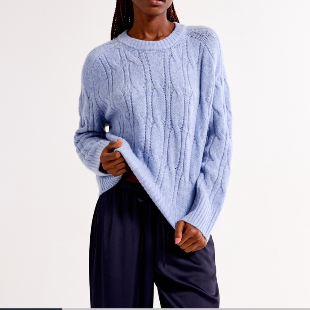 Abercrombie & Fitch Women's L Blue Cable Knit Sweater